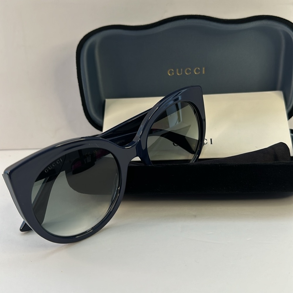 New 100% Authentic Gucci GG0325S
008 Cat eye Sunglasses - Picture 9 of 15
